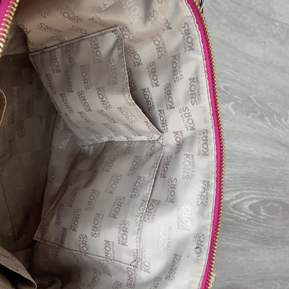 Michael Kors “Jet Set” Leather Tote - Picture 6 of 16